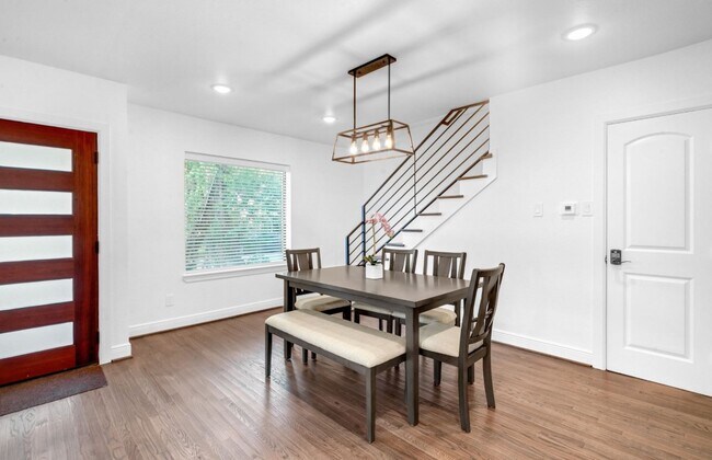 Building Photo - 3021 Prospect St