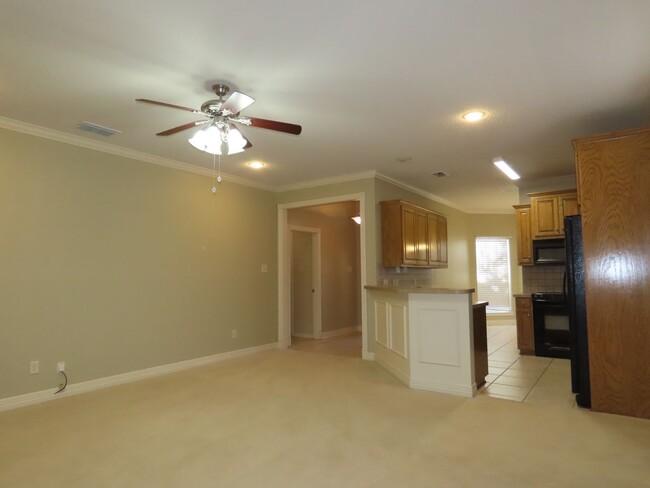 Building Photo - Tyler - Gorgeous 3 Bedroom, 2 Bath Home in...