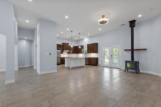 Building Photo - 127 Medlar Dr
