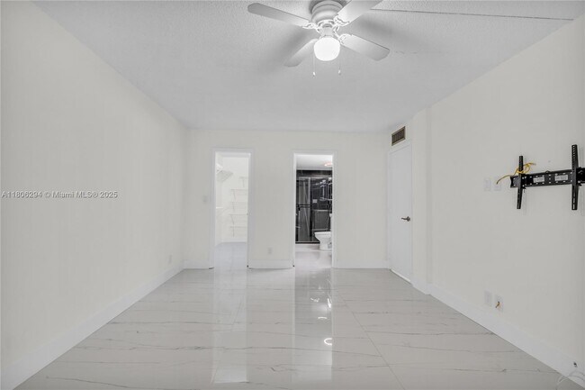 Building Photo - 4154 NW 90th Ave