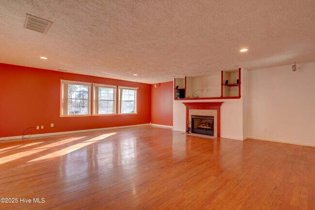 Building Photo - 1514 S 4th St