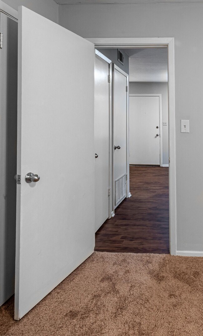 Building Photo - Ashwood Apartment Homes