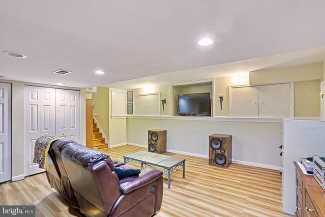 Building Photo - 4402 Medford Dr