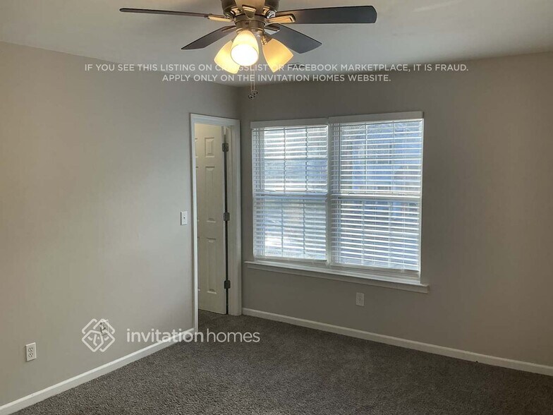 Building Photo - 216 Pebblestone Dr