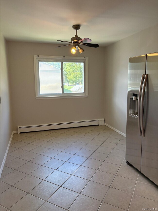 Building Photo - 4 Fishkill Glen Dr