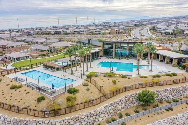 Building Photo - Stunning 5Bed/4.5 Bath home located in a prestigious guard gated community of Reverence in Summerlin