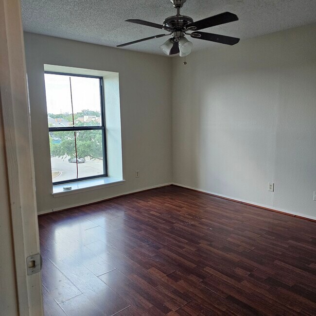 Building Photo - 11450 Audelia Rd