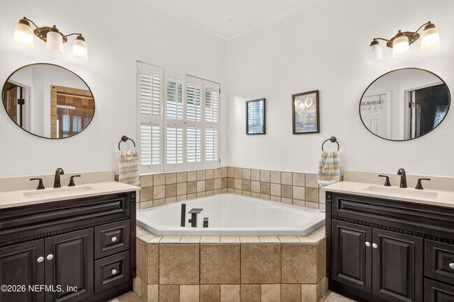 Building Photo - 9370 Jaybird Cir E