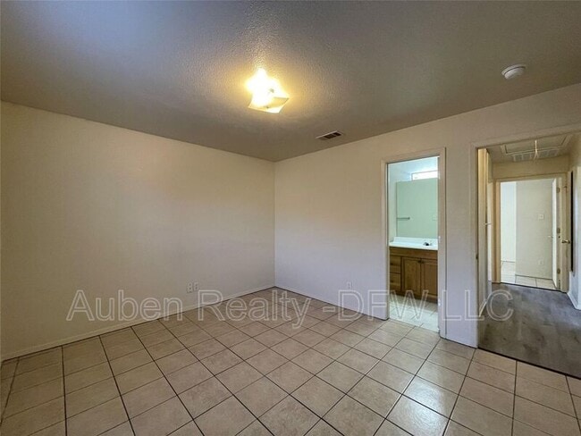 Building Photo - 121 Cambridge Dr