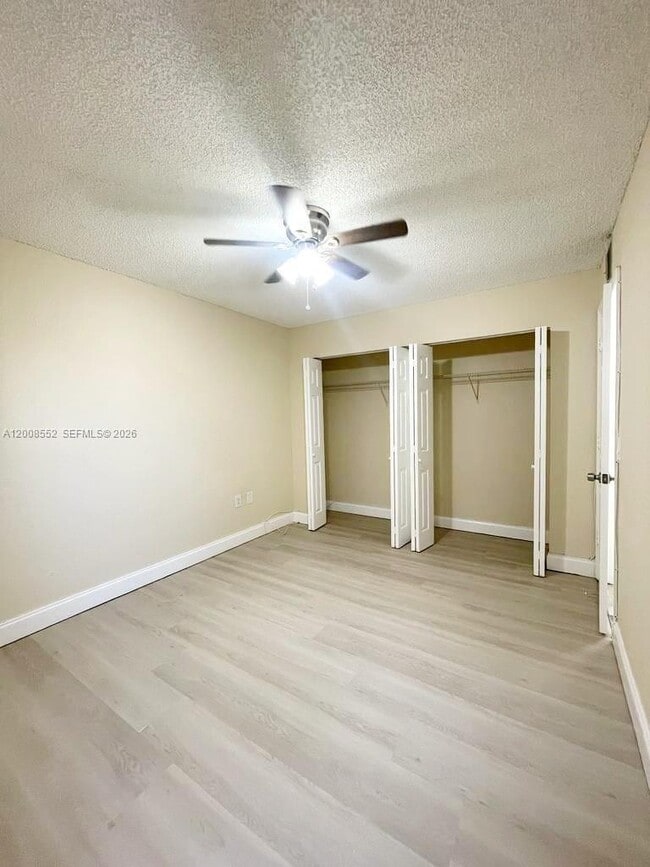 Building Photo - 1522 Lake Crystal Dr