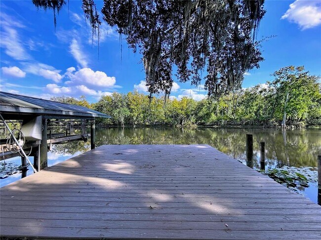 Building Photo - 1601 Riverhills Dr