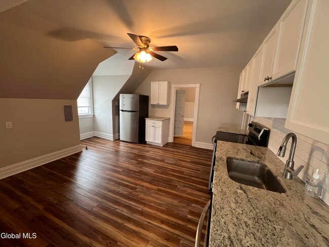 Building Photo - 1114 Union St