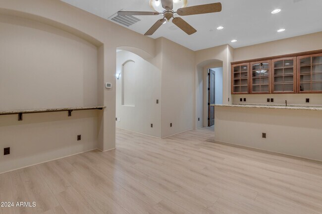 Building Photo - 2322 E Samantha Way
