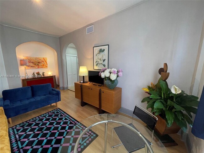 Building Photo - 3224 Biscayne Blvd