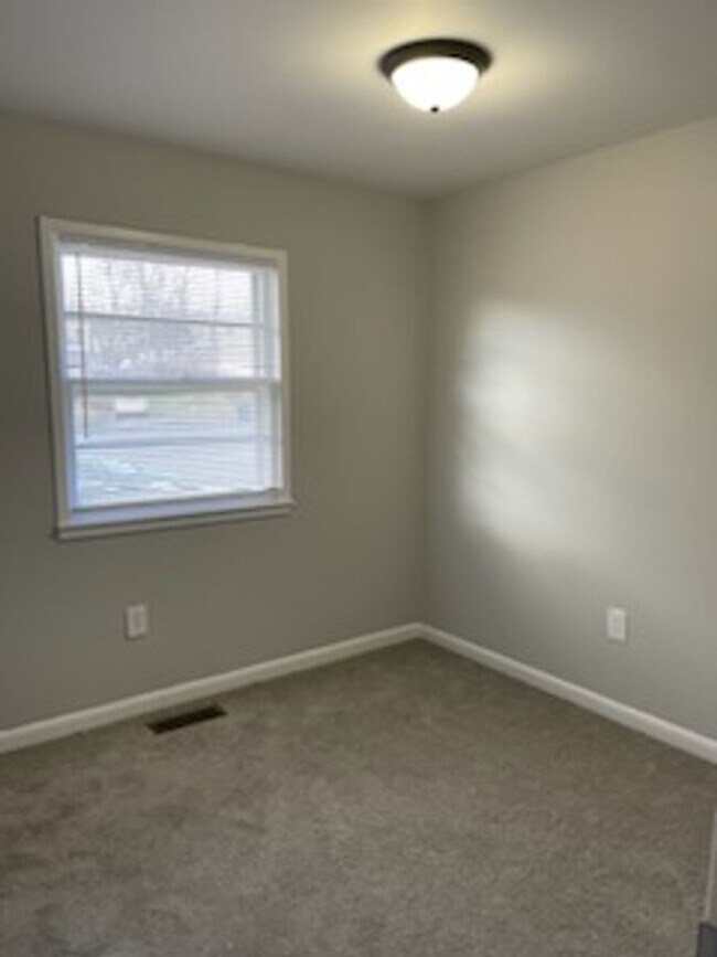 Building Photo - 13205 Hampshire Ct