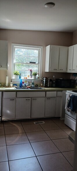 Building Photo - 1641 Atkamire Dr