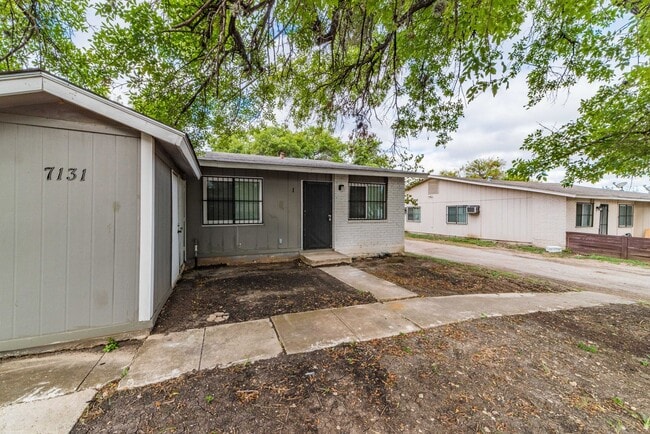 Building Photo - 1-Bedroom in North Point