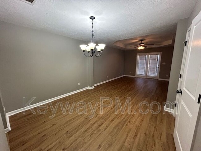 Building Photo - 111 Village Run