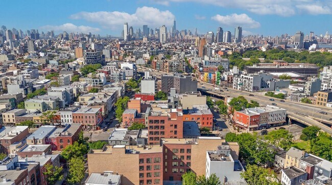 Building Photo - 444 Graham Ave