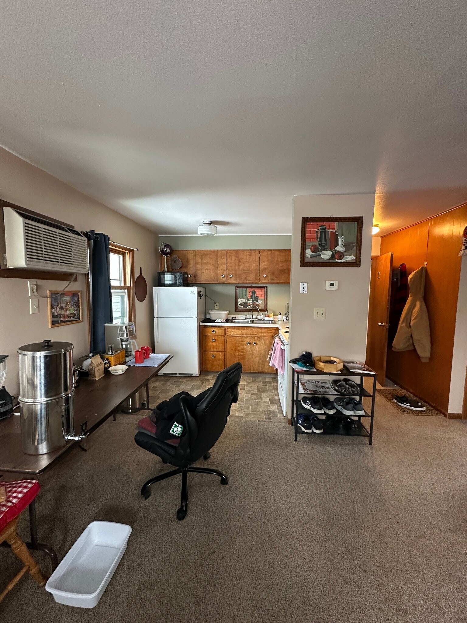 Building Photo - 413 Merriam Ave S