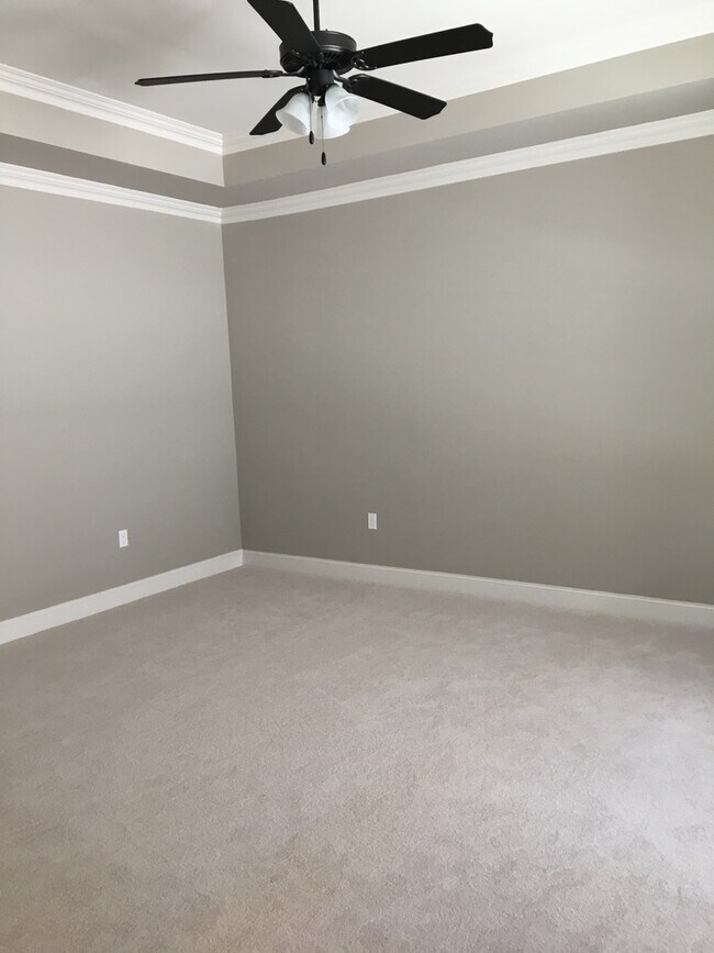 Building Photo - Brand new 3 br house by U club! dbl garage...