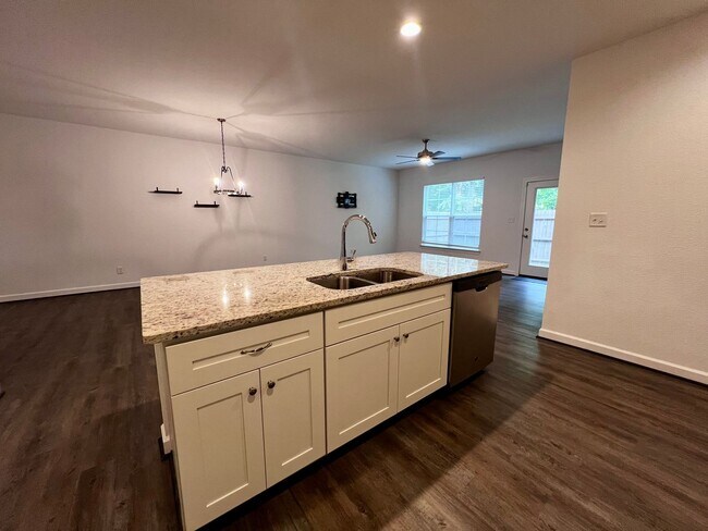 Building Photo - 2542 Fieldsway Dr
