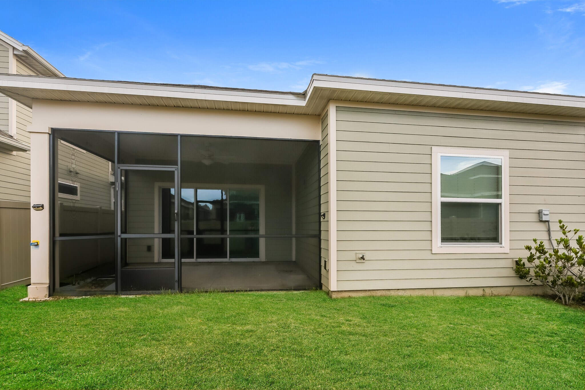 Building Photo - 2180 Sequoia Ct