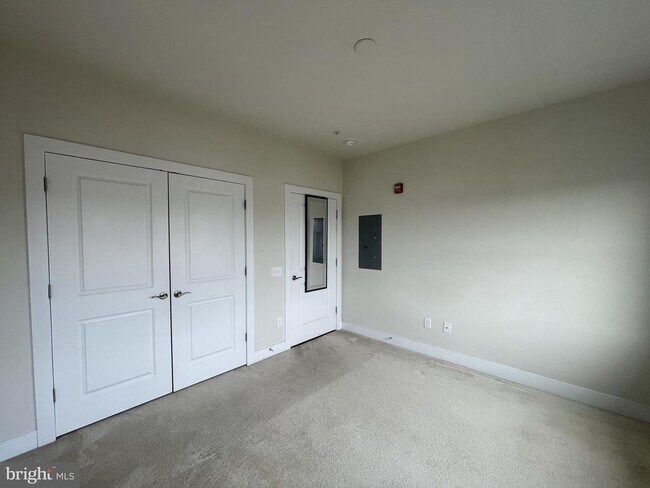 Building Photo - 2903 Bleeker St