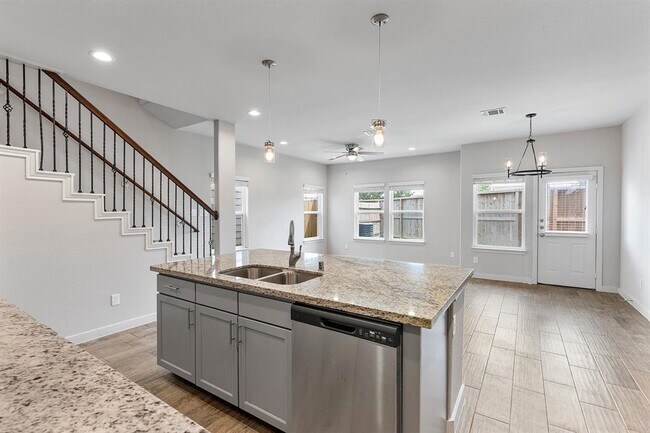 Building Photo - 15010 Eagle feather ct.