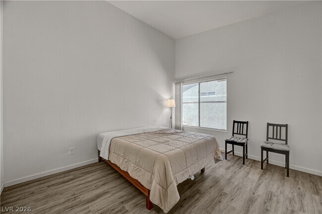 Building Photo - 8450 Alta Dr