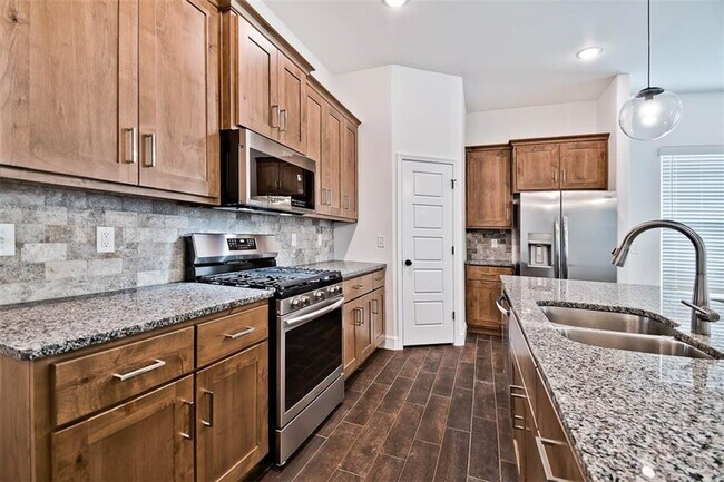 Building Photo - 2140 Bluestem Dr