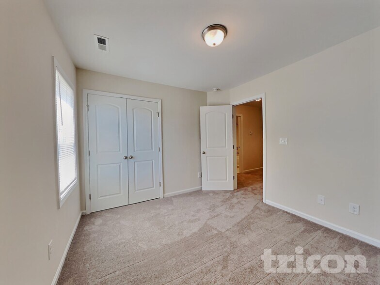 Building Photo - 103 Davinci Dr