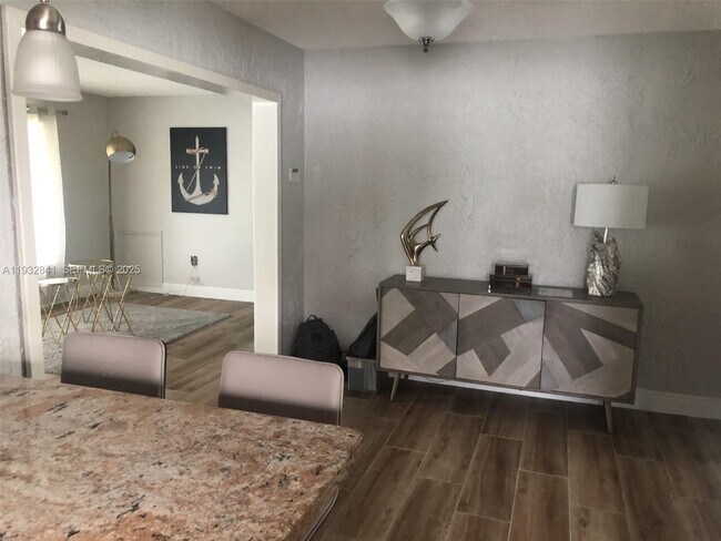 Building Photo - 15660 SW 100th Ave