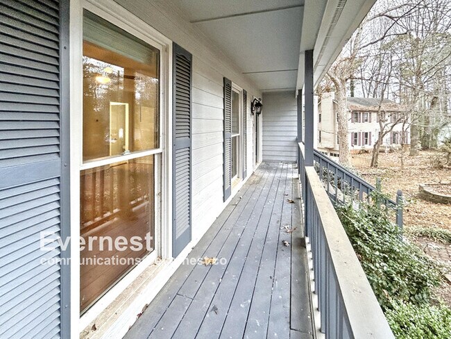 Building Photo - Beautiful 4-Bedroom Home with Modern Comforts / Pet-Friendly / Vouchers Accepted / Available Now!