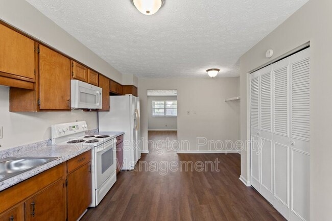 Building Photo - 4029 Victoria Way