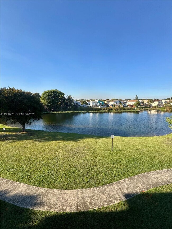 Building Photo - 1101 SW 122nd Ave