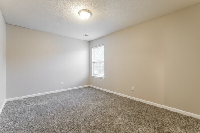 Building Photo - 1013 St Augustine Pkwy