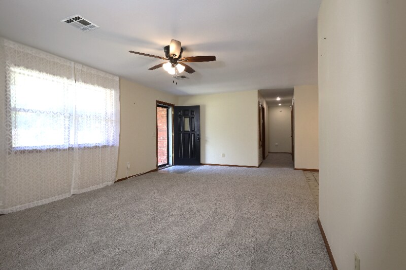Building Photo - 610 E Peoria Ave