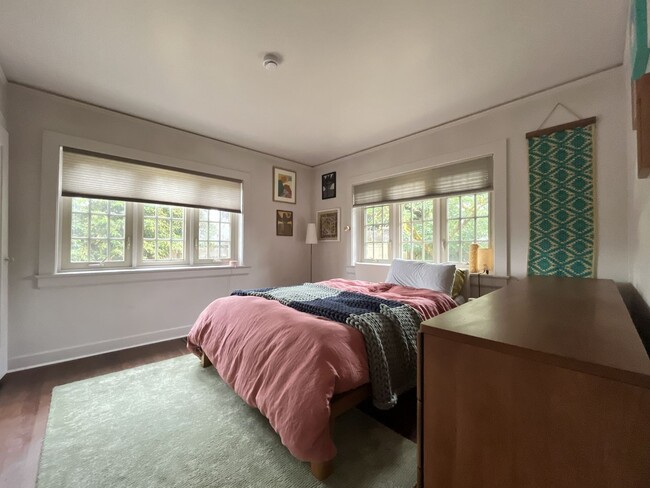Building Photo - Charming Cottage Home with Timeless Character, Hardwood Floors, Flexible Living Spaces, and Expan...