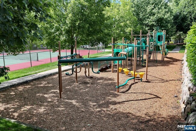 Building Photo - 2051 Charles