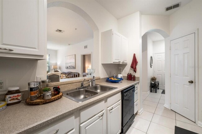 Building Photo - 6166 Stevenson Dr