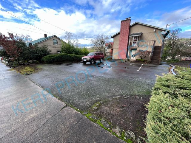 Building Photo - Charming 2-Bedroom Rental in Prime Oregon City Location!