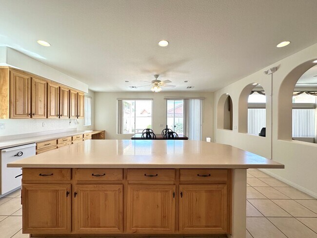 Building Photo - Tule Spgs Ranch North