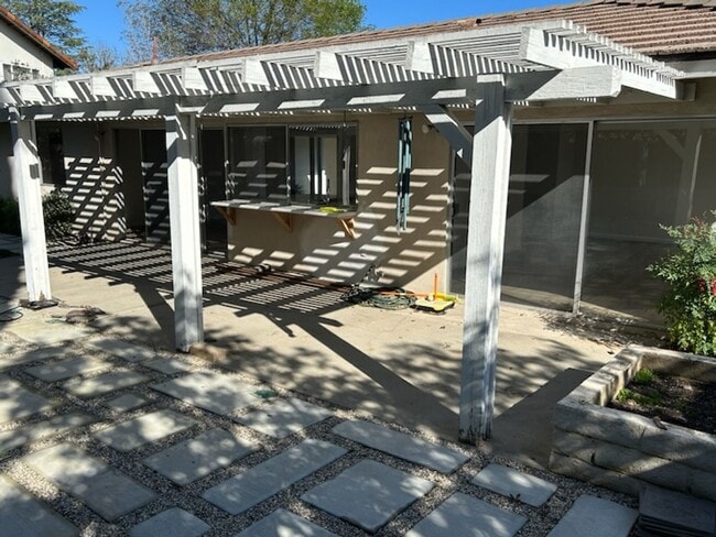 Building Photo - 4BD/$5650 MO/ 1 STORY HOME/WESTLAKE VILLAGE