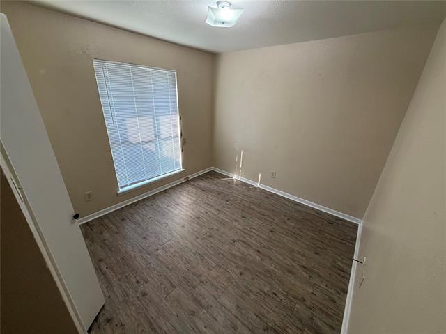 Building Photo - 107 Willow Ln