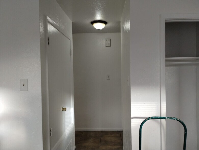 Building Photo - 12612 Copper Ave NE