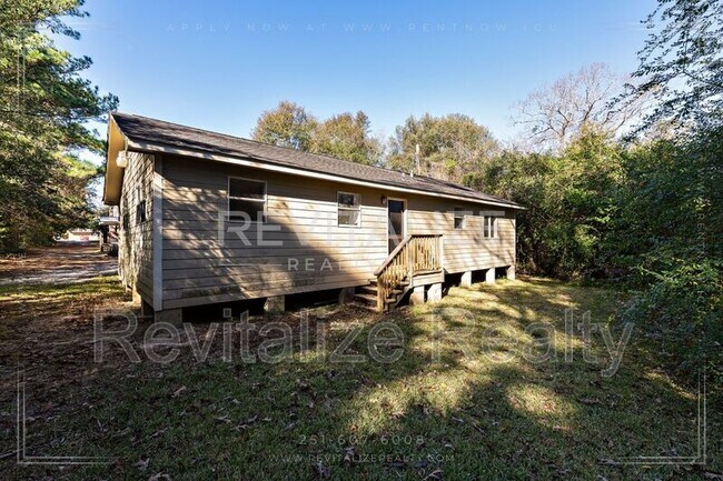 Building Photo - 1746 Cody Rd N
