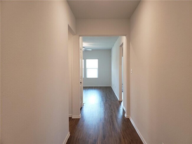 Building Photo - 109 Red Buckeye St