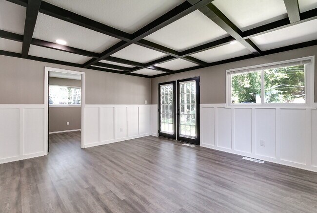 Building Photo - "Charming 4-Bed, 2-Bath Florissant Home wi...