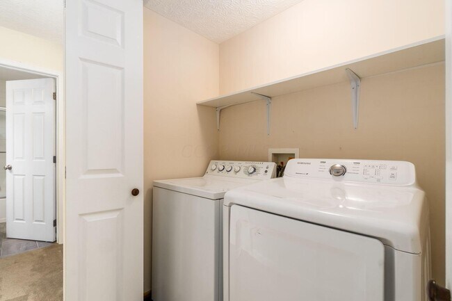 Building Photo - 1383 Pansy St